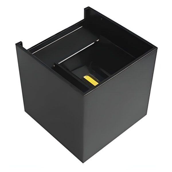 lampara-de-pared-color-negro-tipo-cubo-para-patios-pasillos-salas-y-dormitorios