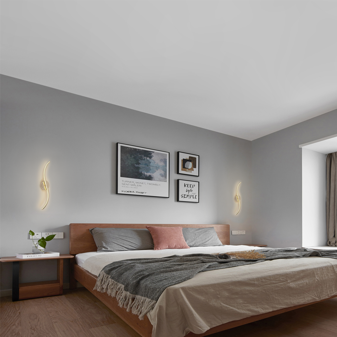lampara-de-pared-led-inteligente-color-dorado-LUXICA-DESIGNLUX-sign-bd9304