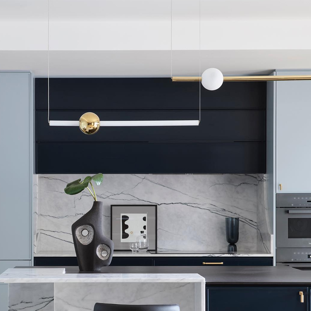 lampara-colgante-led-moderna-minimalista-color-negro-CRUZE-Q10050-GD-QUOR-Luminario-suspendido-led-futurista-ambiente